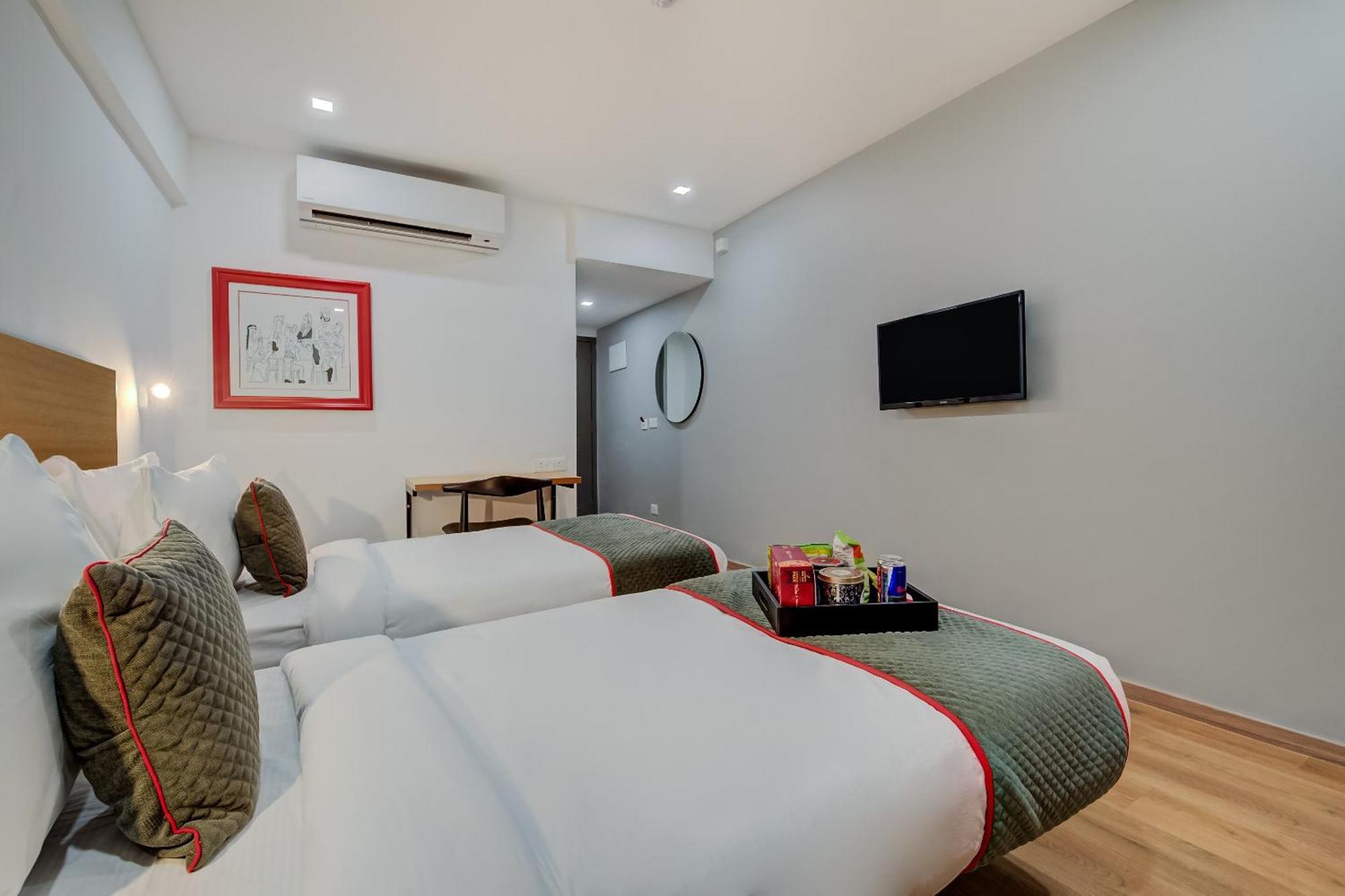 Super Townhouse Mg Road プネ エクステリア 写真