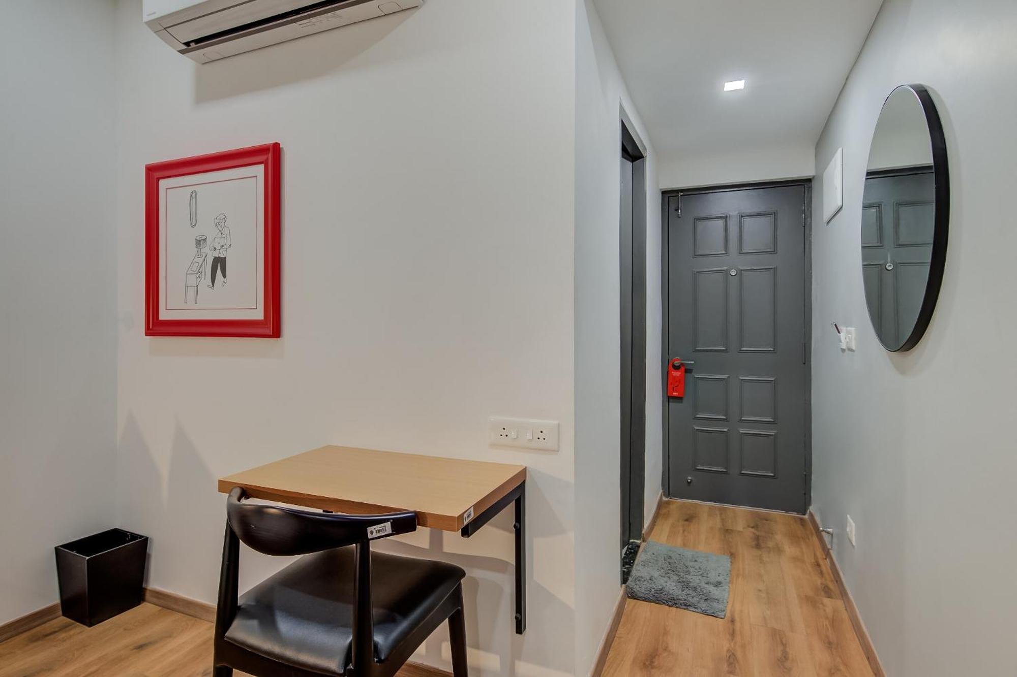 Super Townhouse Mg Road プネ エクステリア 写真