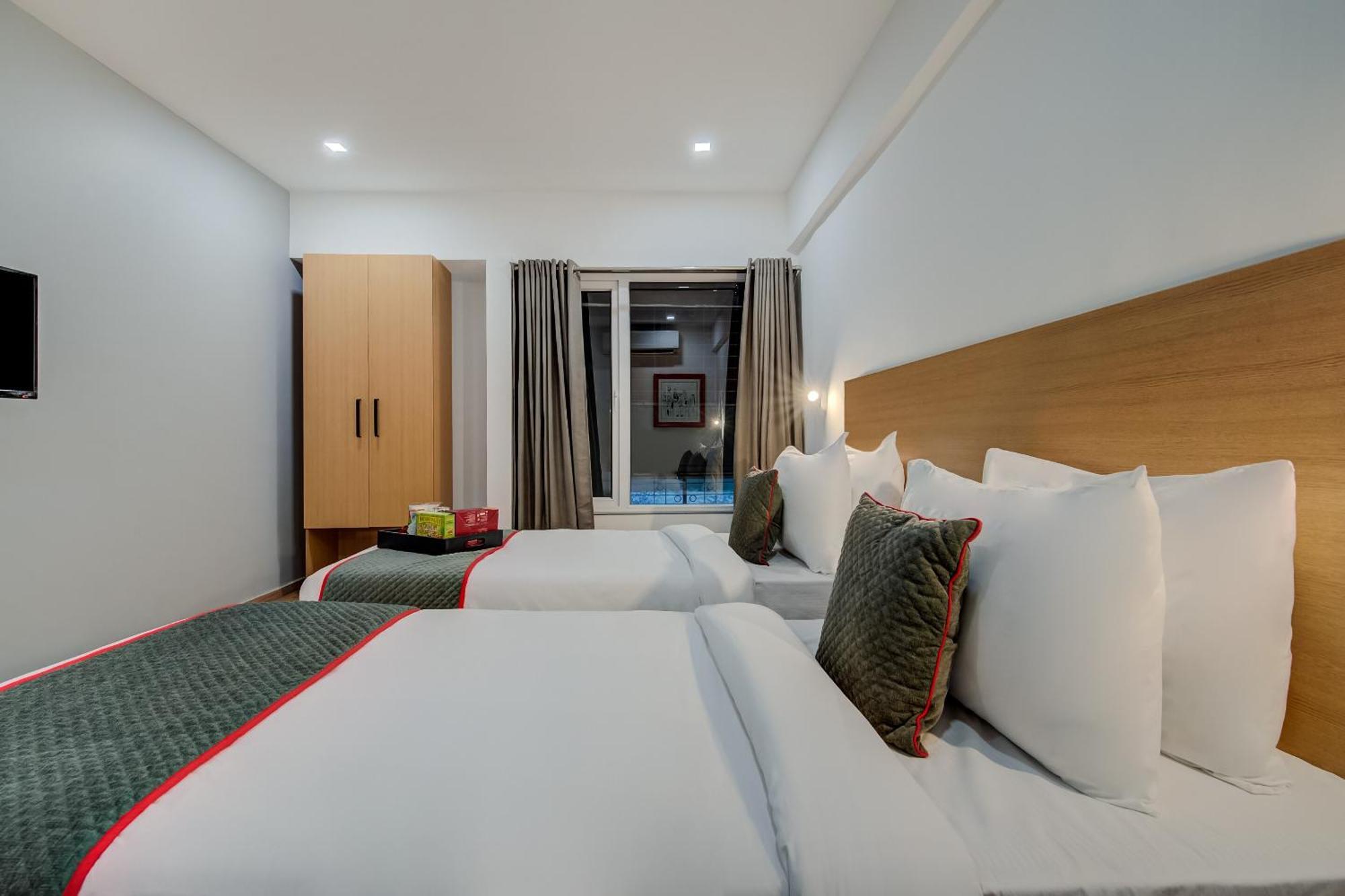Super Townhouse Mg Road プネ エクステリア 写真
