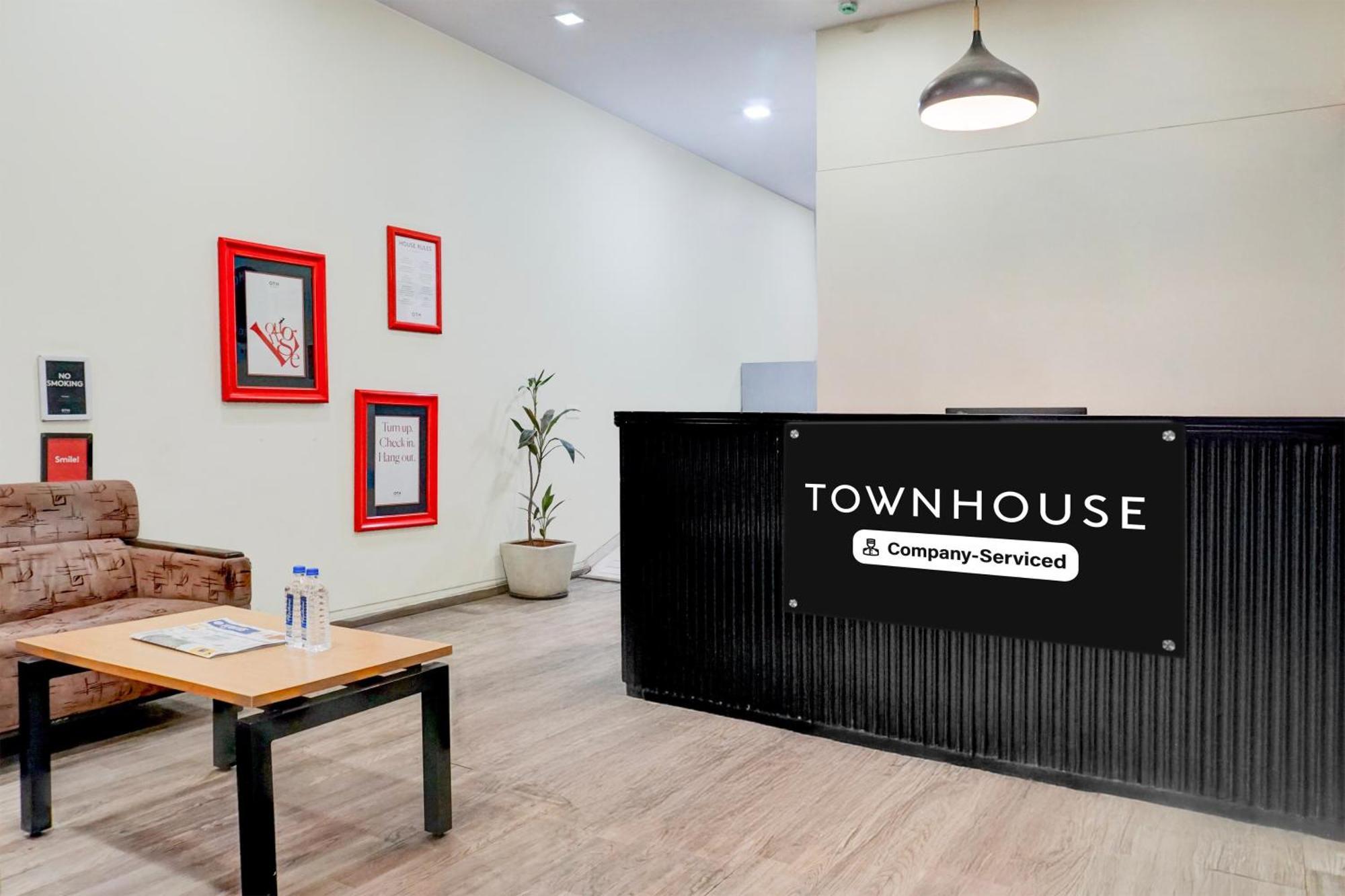 Super Townhouse Mg Road プネ エクステリア 写真