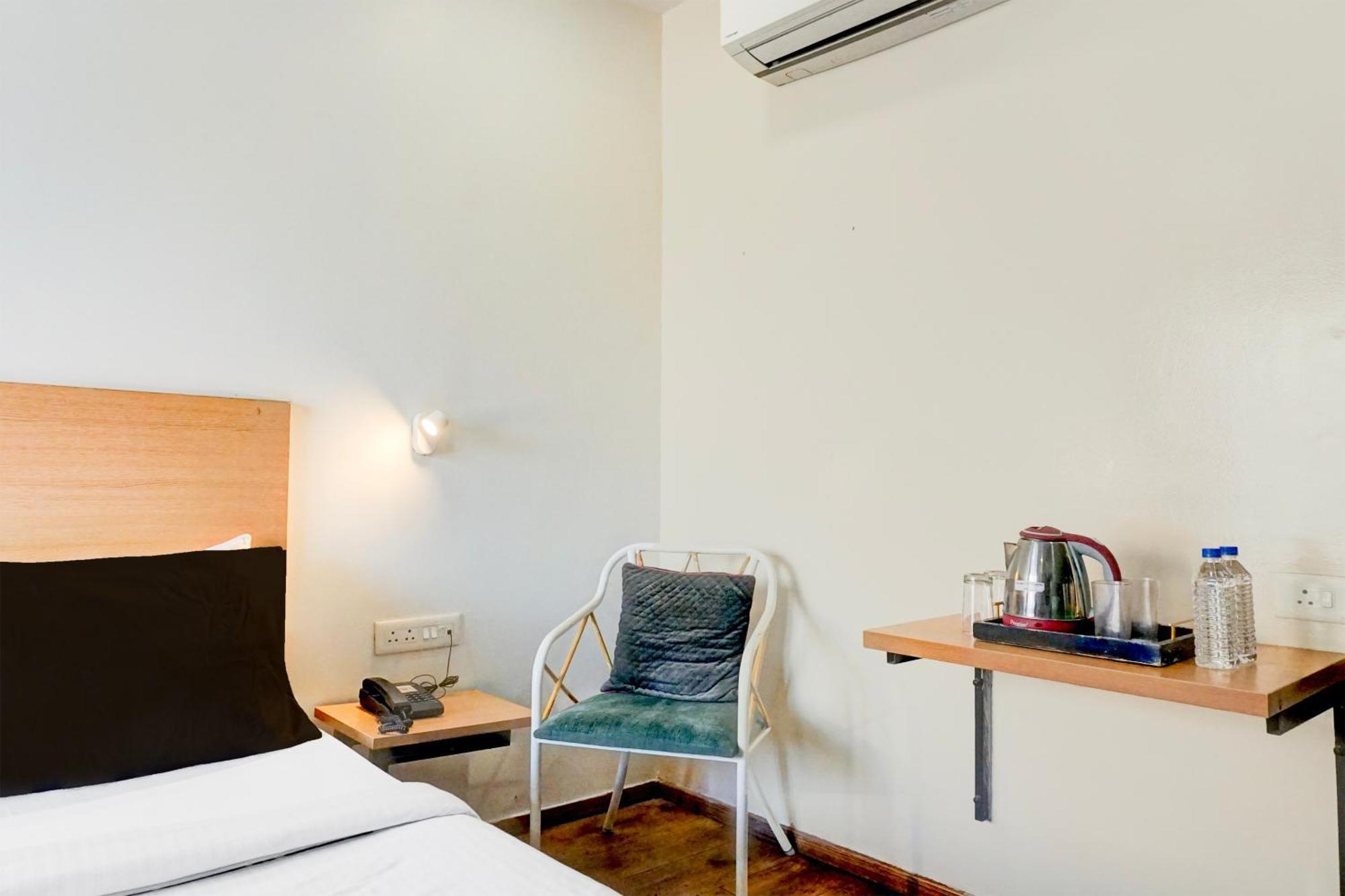Super Townhouse Mg Road プネ エクステリア 写真