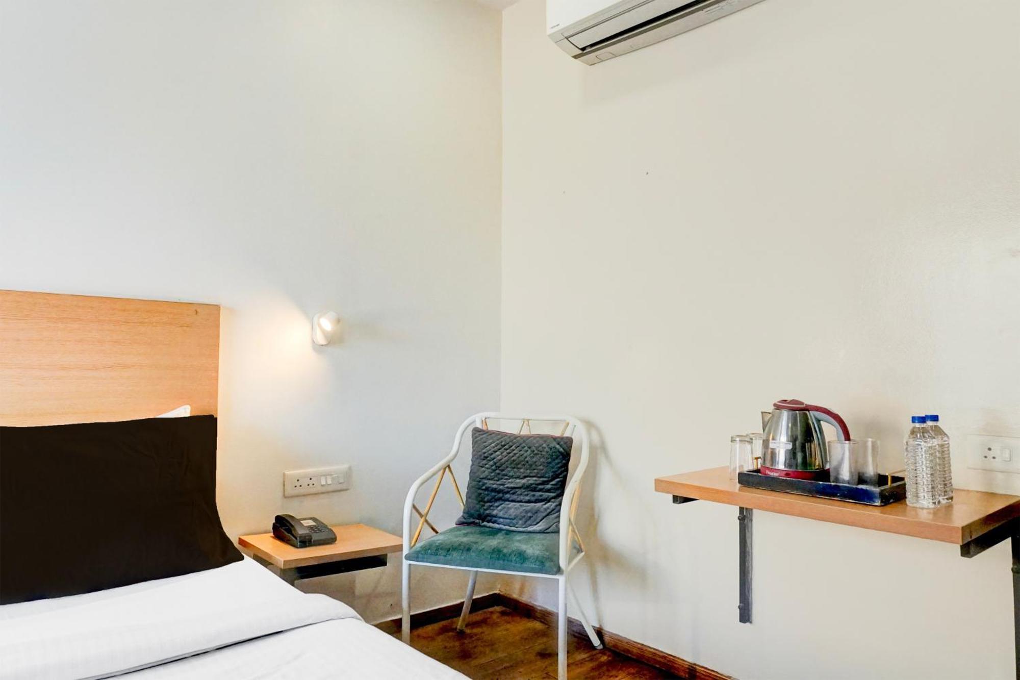 Super Townhouse Mg Road プネ エクステリア 写真