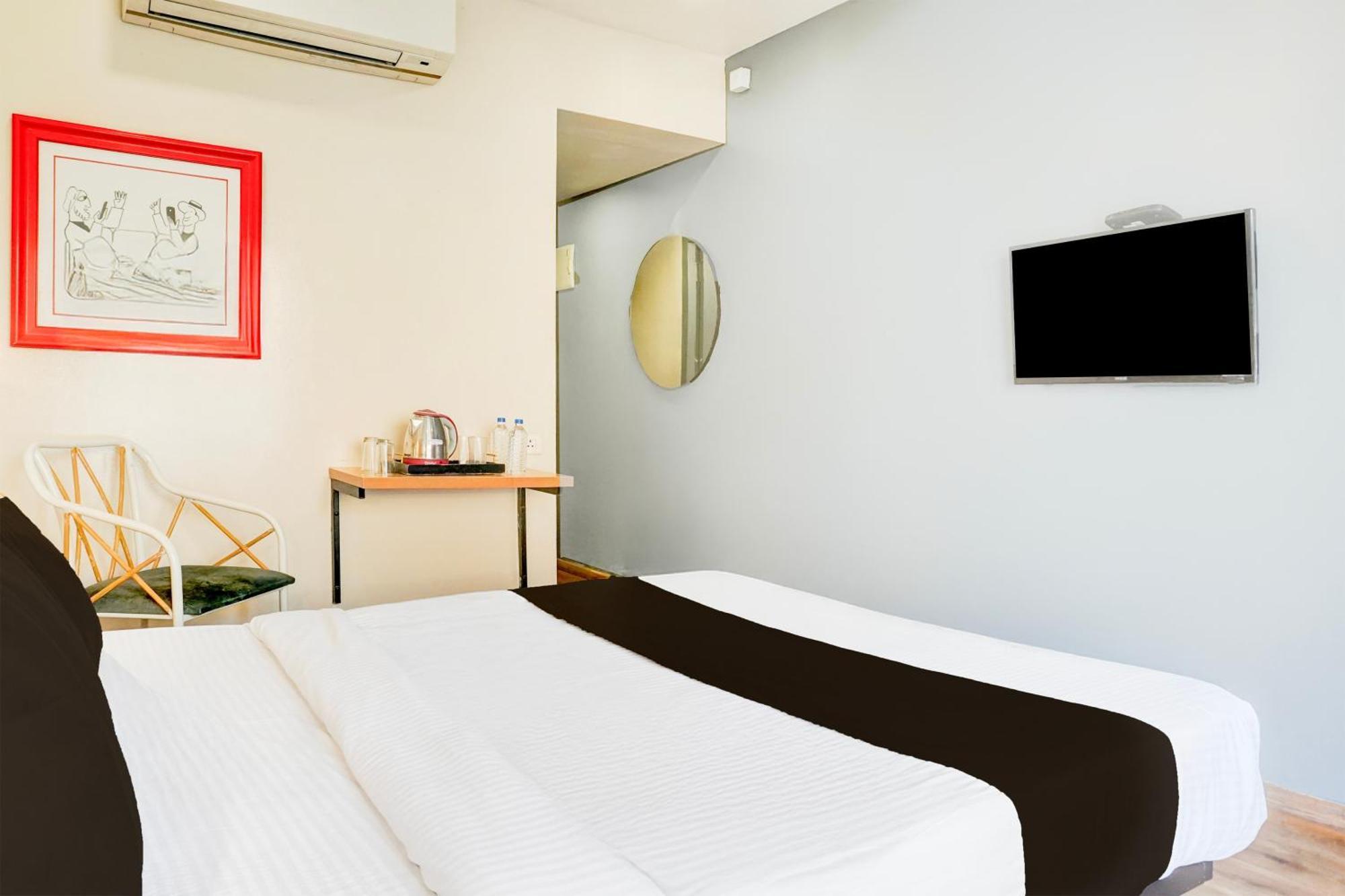 Super Townhouse Mg Road プネ エクステリア 写真
