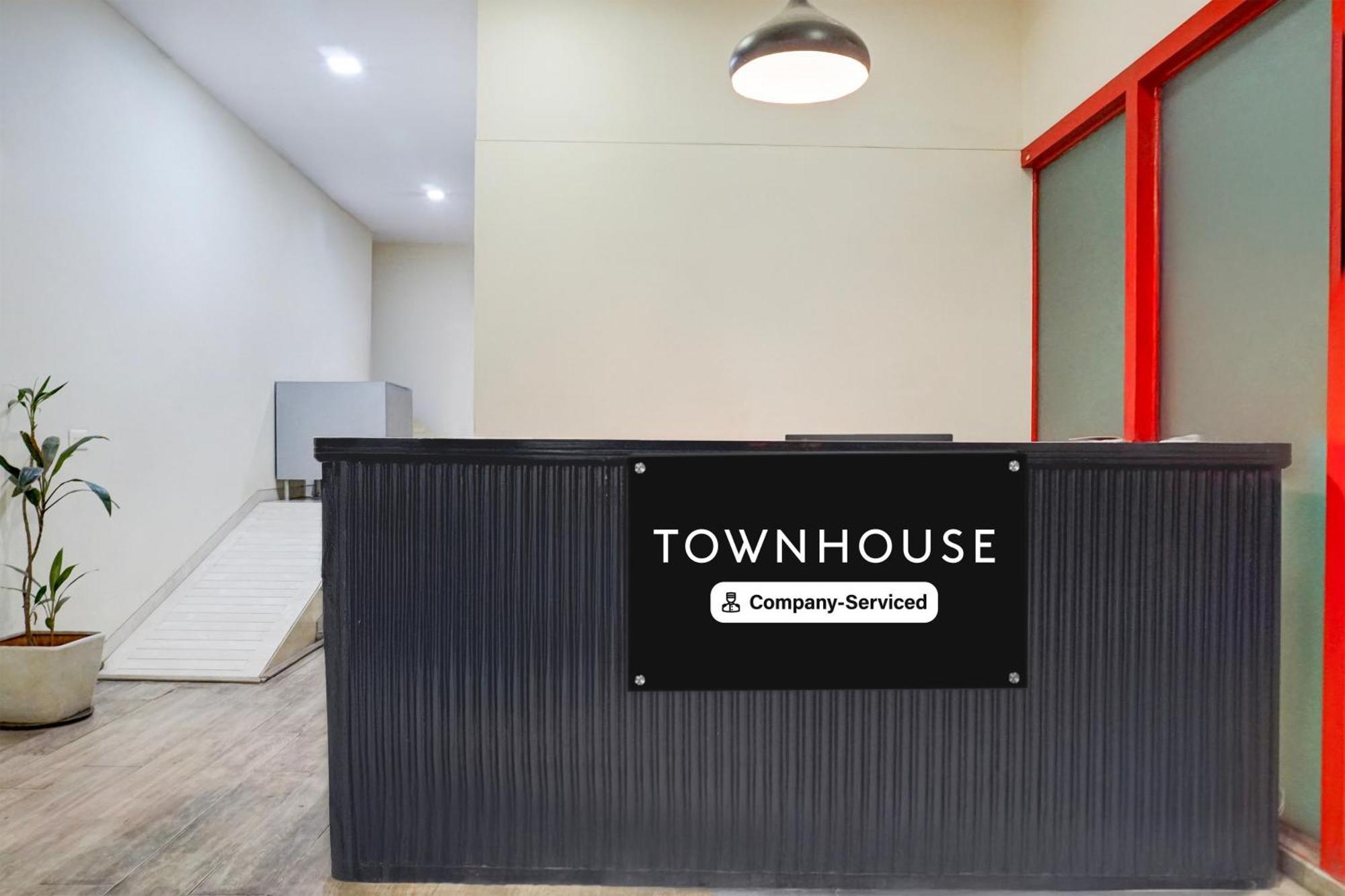 Super Townhouse Mg Road プネ エクステリア 写真