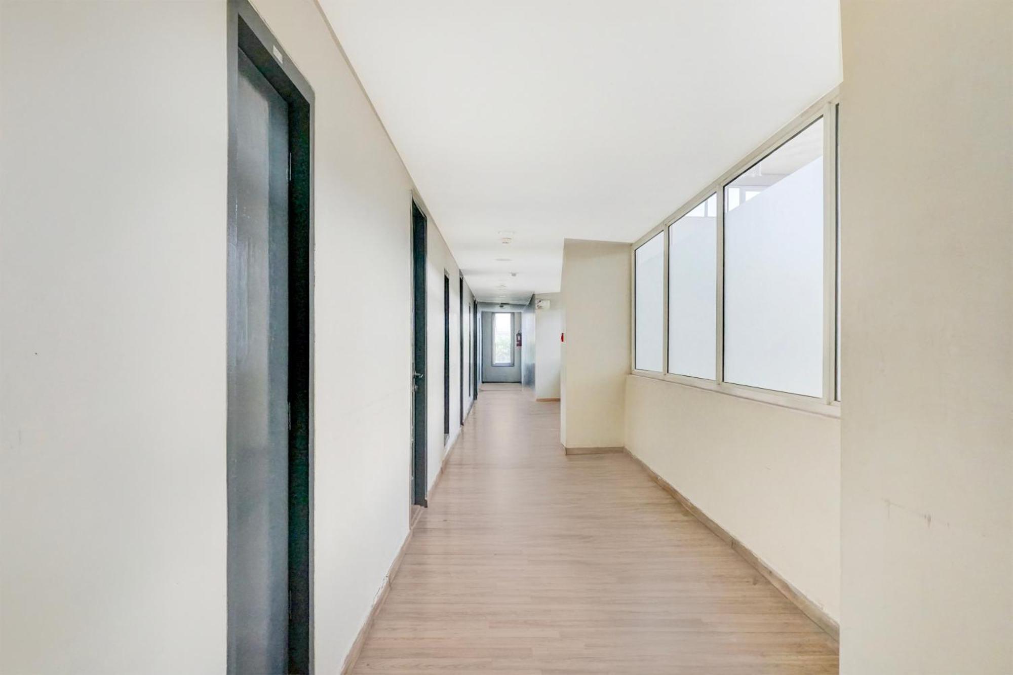 Super Townhouse Mg Road プネ エクステリア 写真
