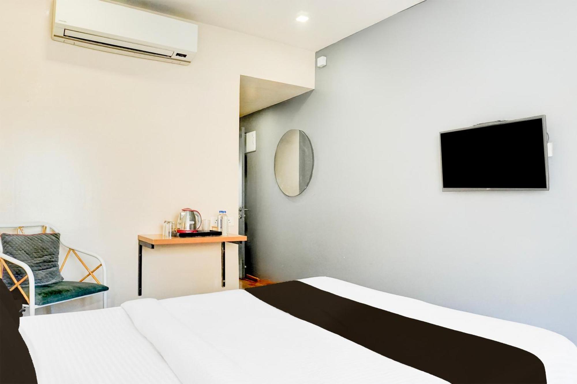 Super Townhouse Mg Road プネ エクステリア 写真