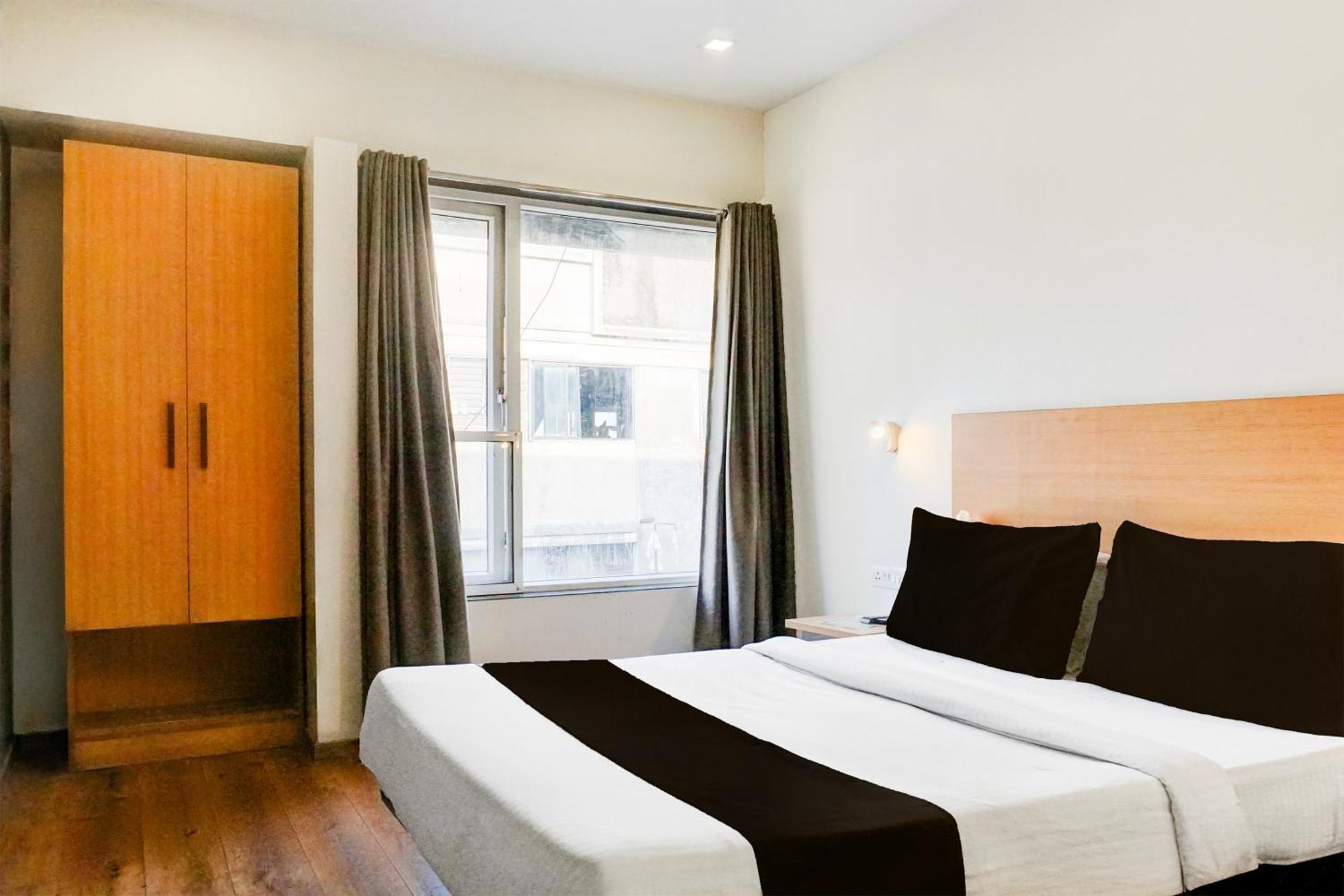 Super Townhouse Mg Road プネ エクステリア 写真