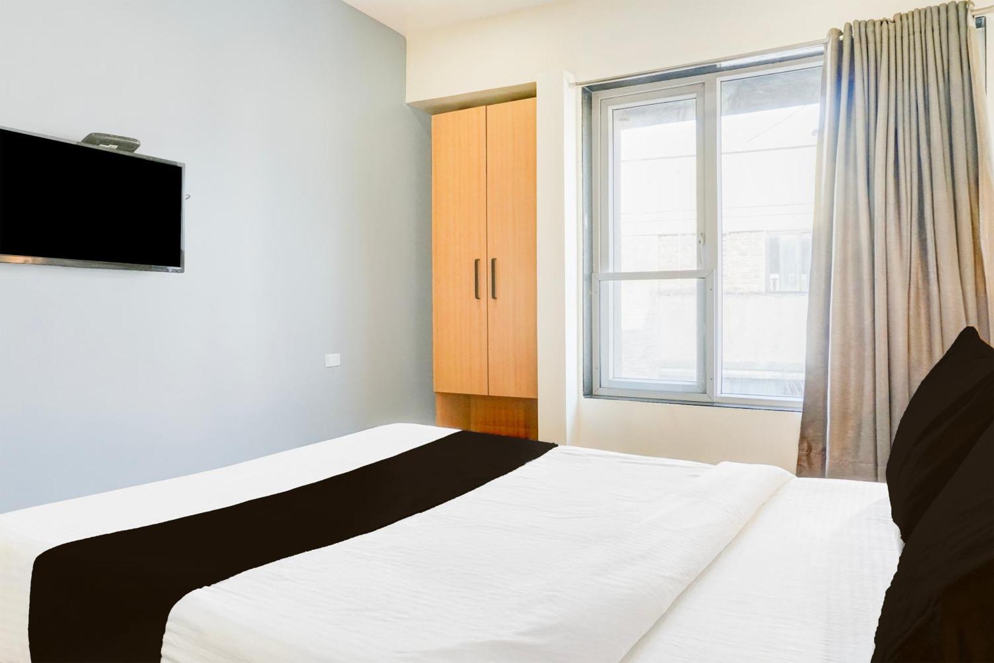 Super Townhouse Mg Road プネ エクステリア 写真