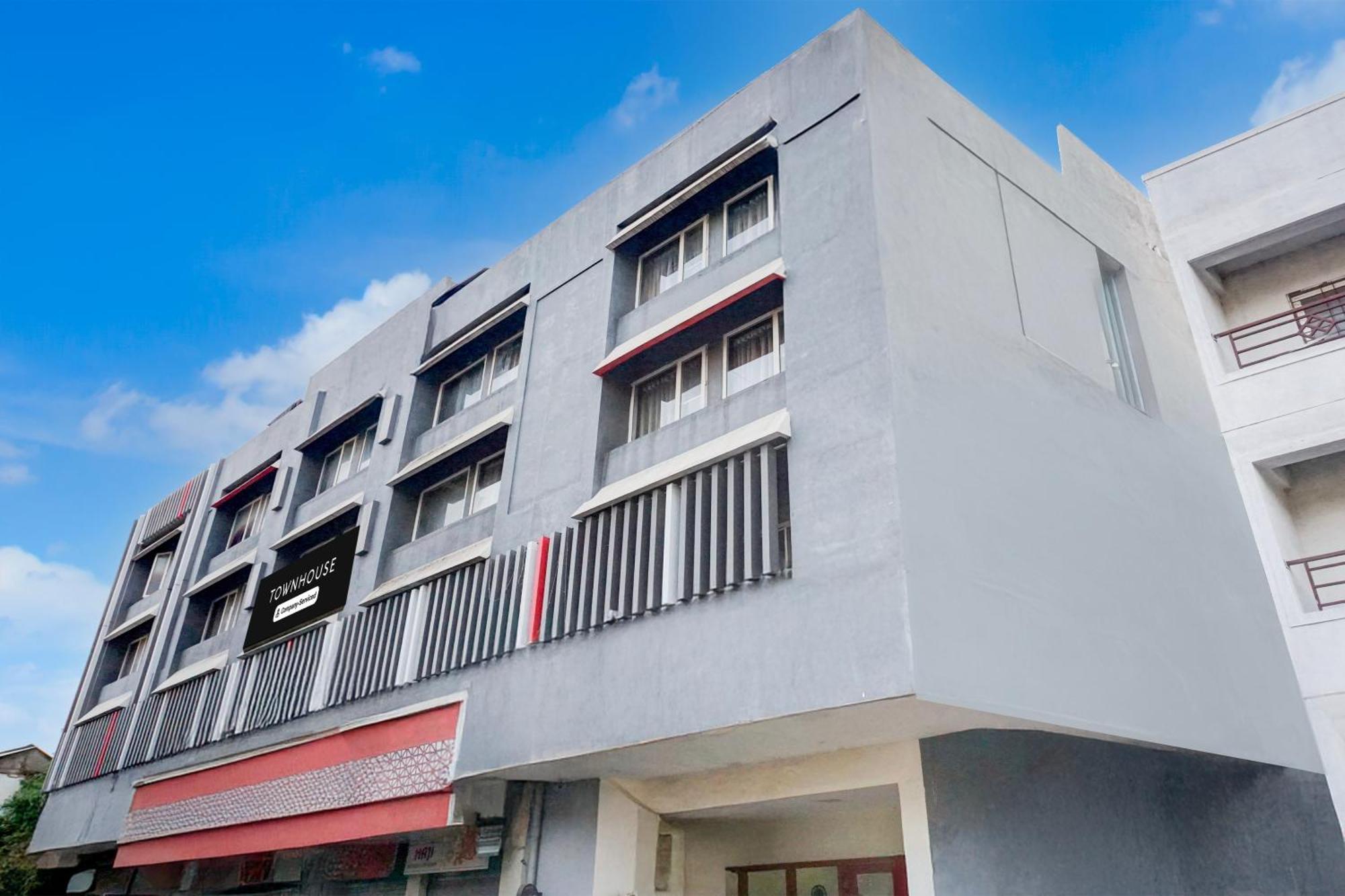 Super Townhouse Mg Road プネ エクステリア 写真